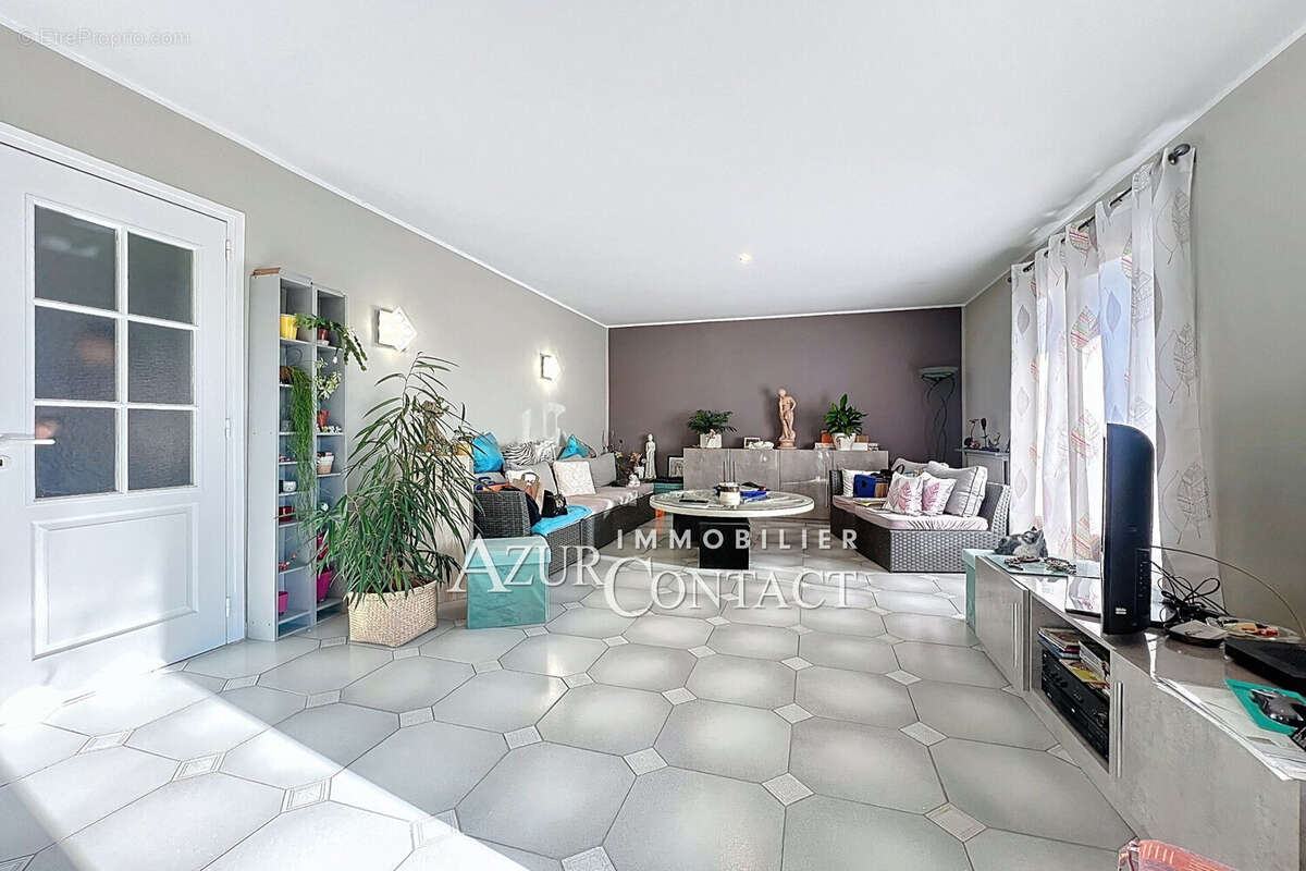 Maison à MOUGINS