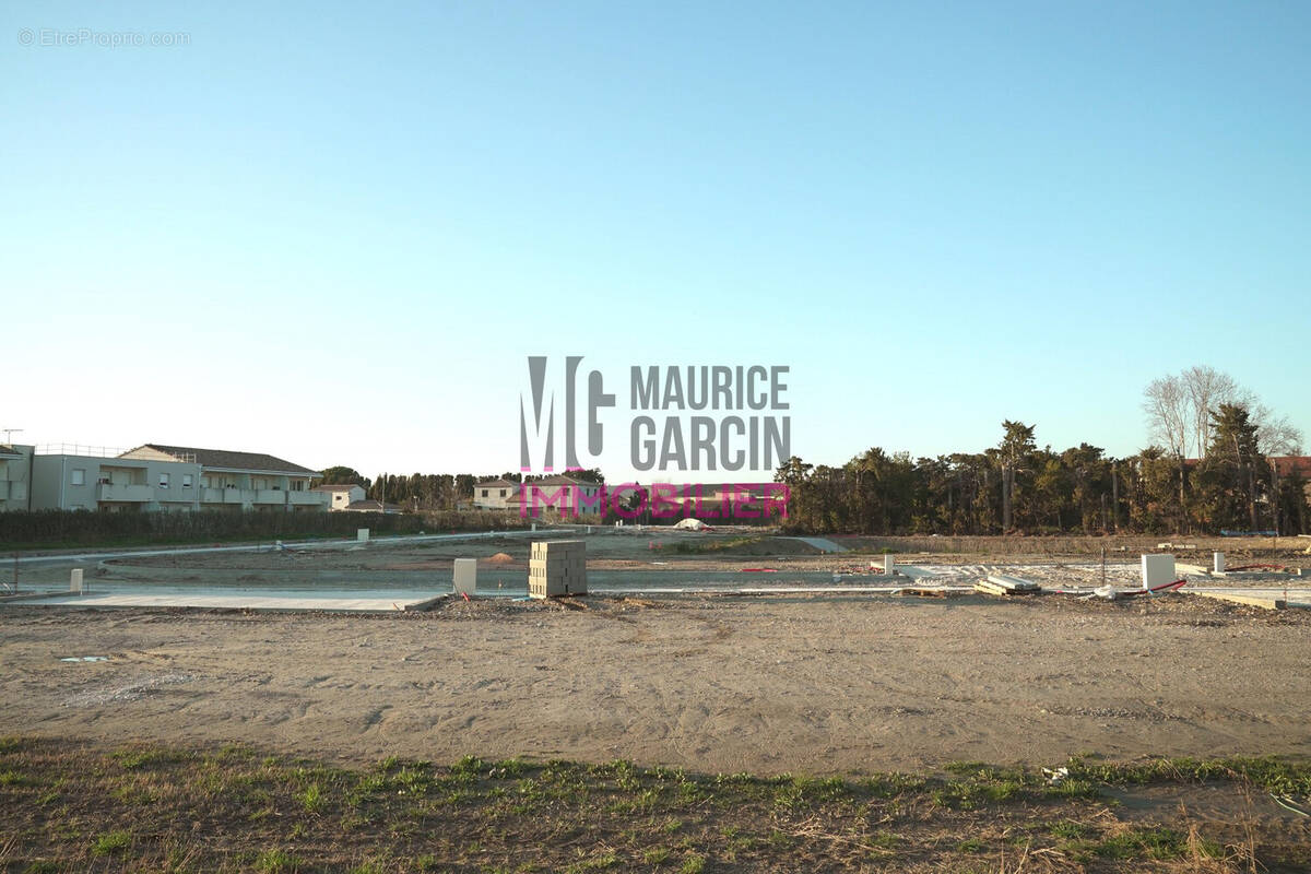 Terrain à CHATEAURENARD