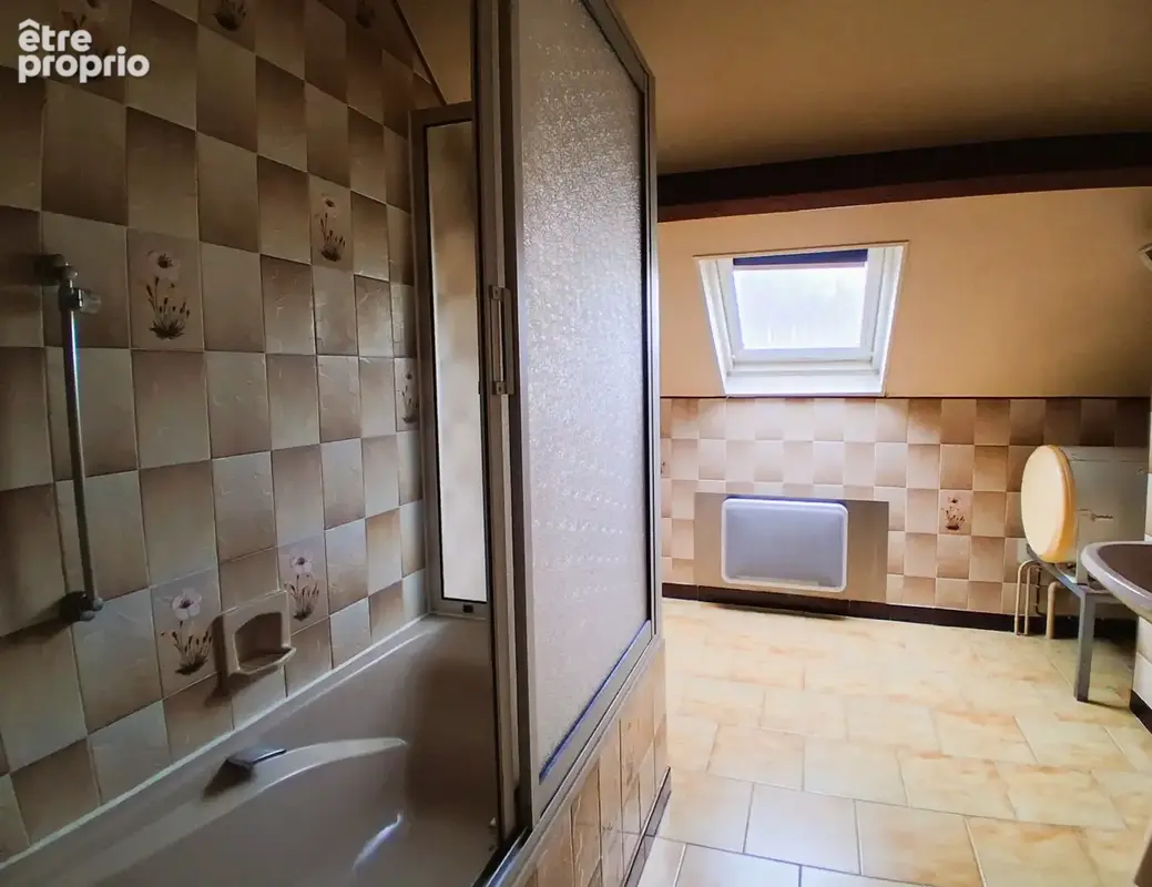 Immeuble de rapport - 5 logements 273m2 habitable + dependances - photo 12