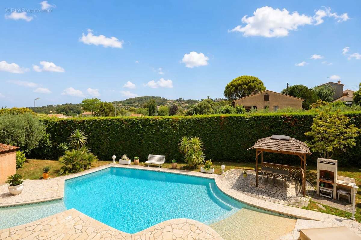 Maison à VALBONNE
