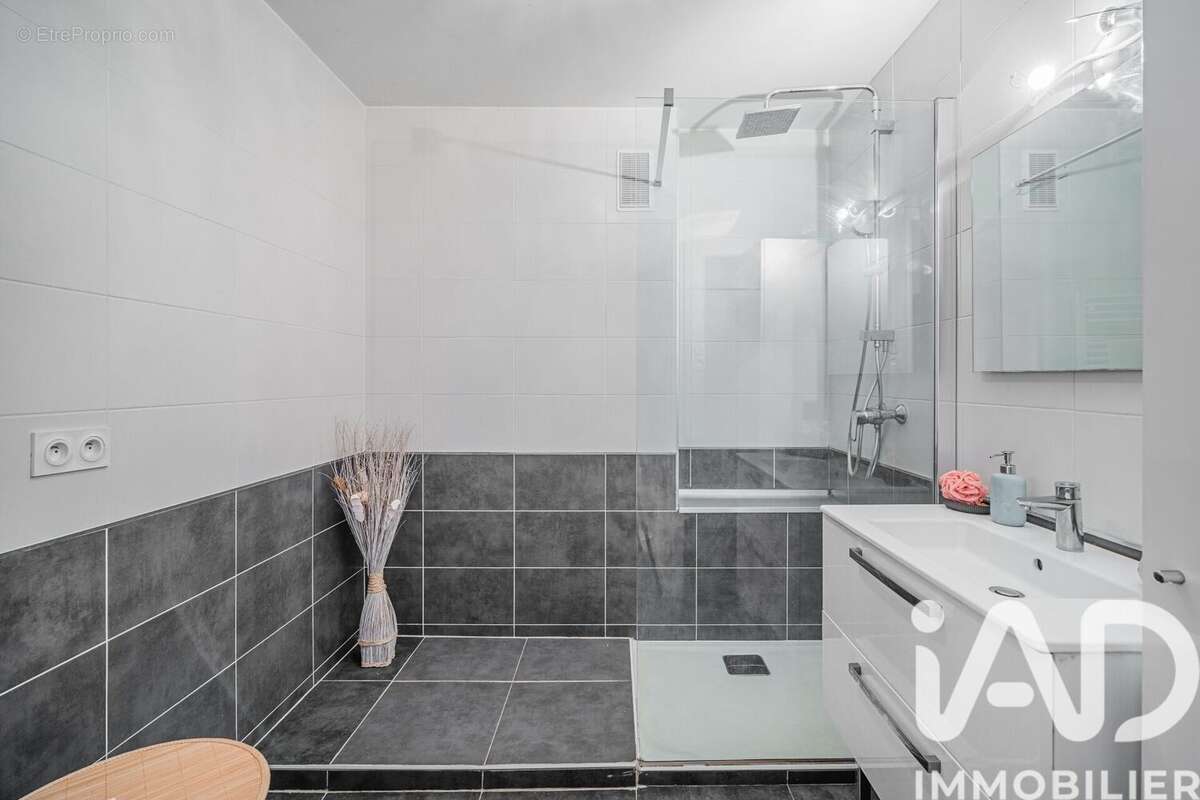Appartement 77 m² à Grenoble  - photo 8