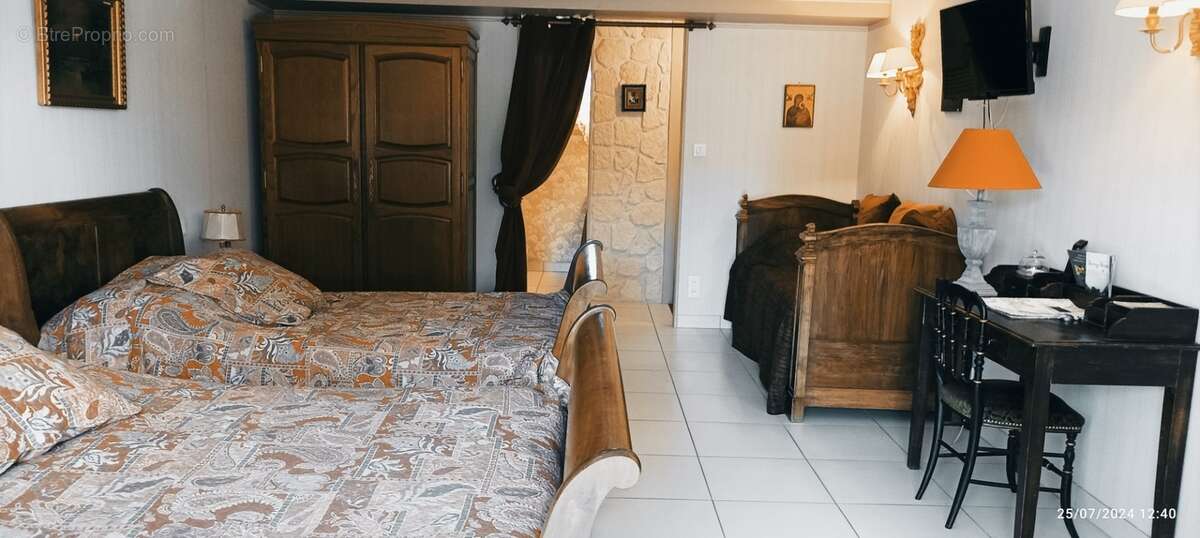 Propriété à vendre SAINT HILAIRE ( allier) comprenant une maison et un gite sur un parc de 23433 m² - photo 20