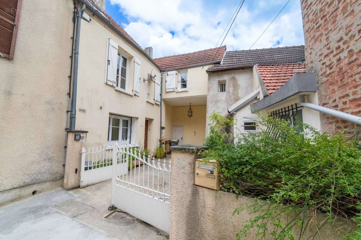 Maison à ANDILLY