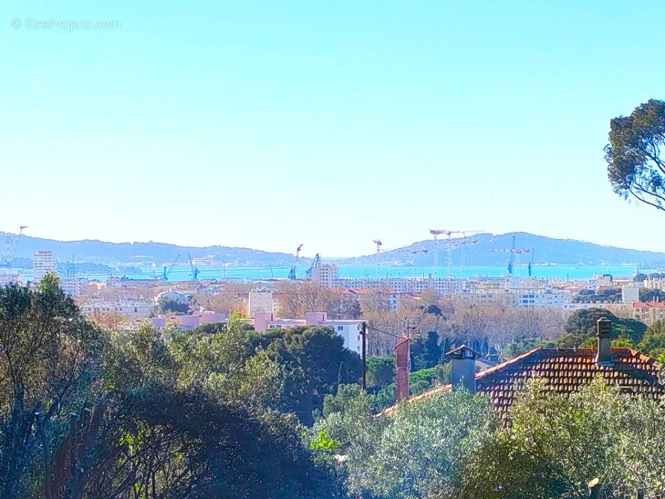 Terrain à TOULON