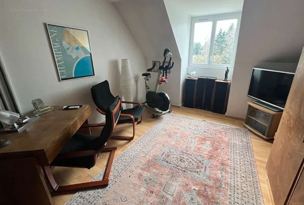 Maison à SAINT-REMY-L&#039;HONORE