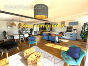 Maison à VIC-LA-GARDIOLE