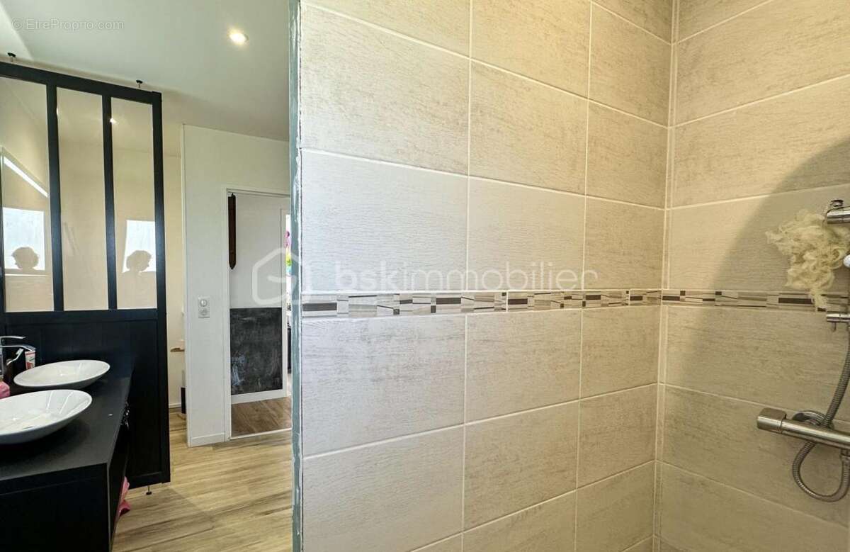 Maison à PONT-L'ABBE-D'ARNOULT