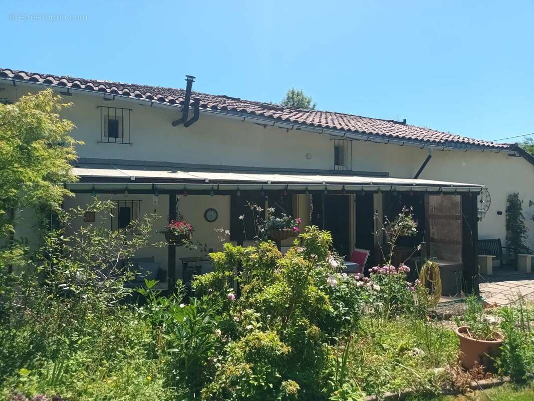 Maison à MONTEMBOEUF