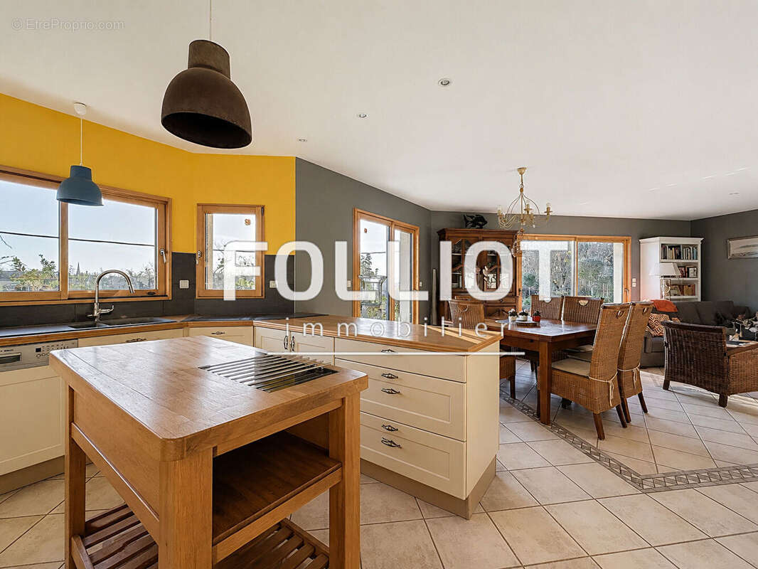 Maison Granville 6 pièce(s) 136 m2 , gîte, 50400 - photo 3
