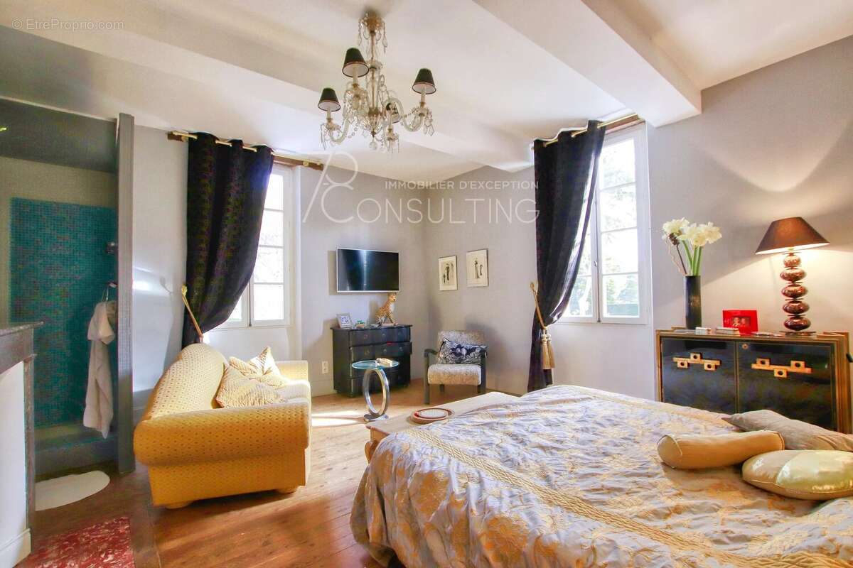 Maison à LISLE-SUR-TARN