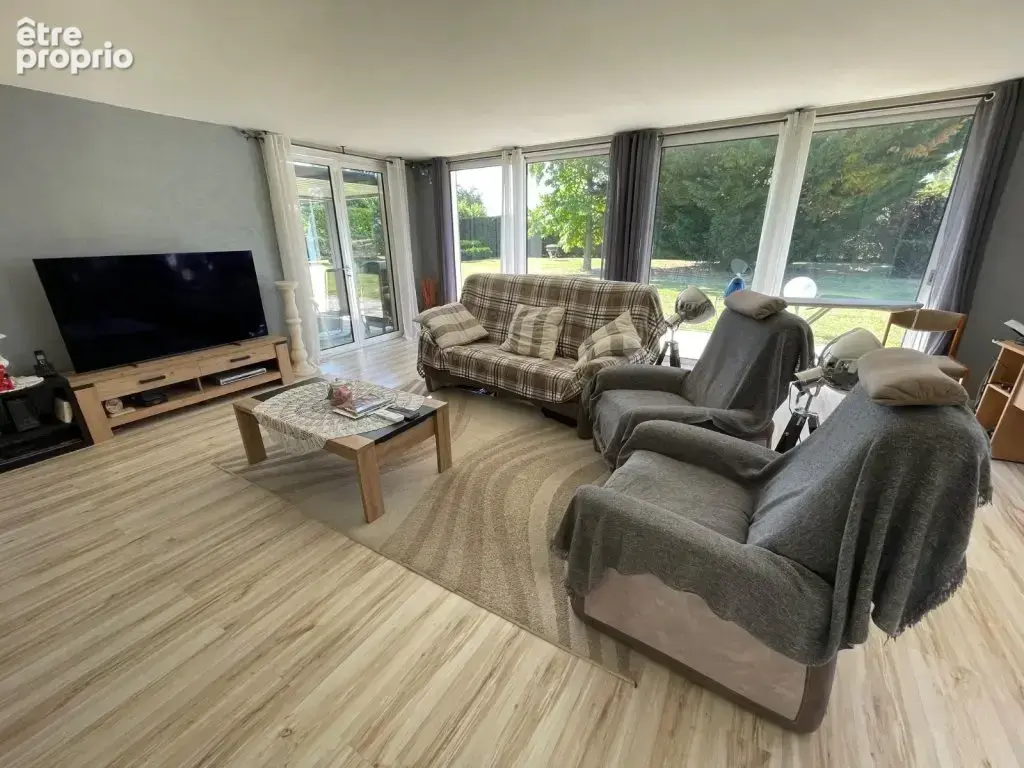 Précieux - Villa de 204.86 m² terrain de 2200 m² - photo 6