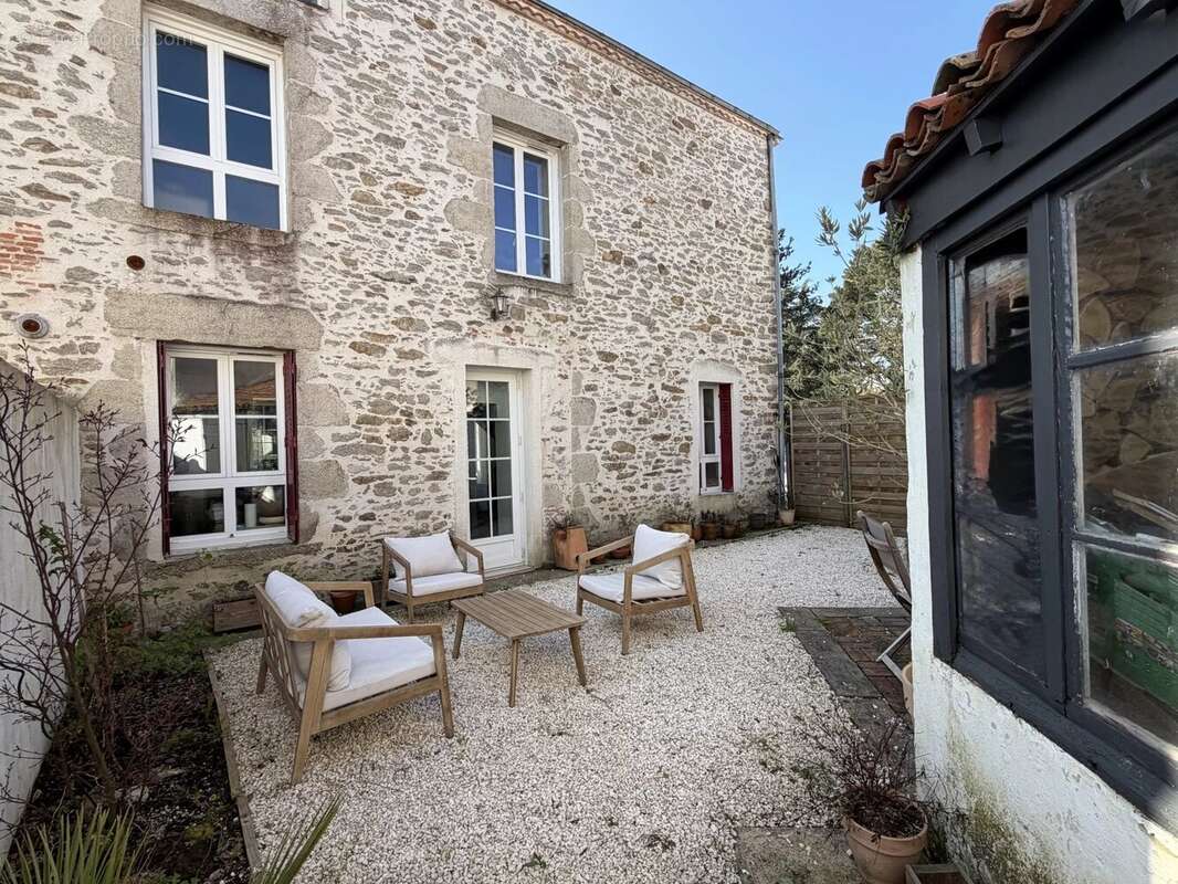 Maison à MONTBERT