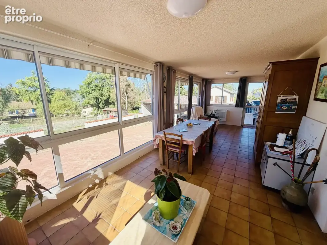 Belle propriété T6 avec dépendances sur Peschadoires ! - photo 5