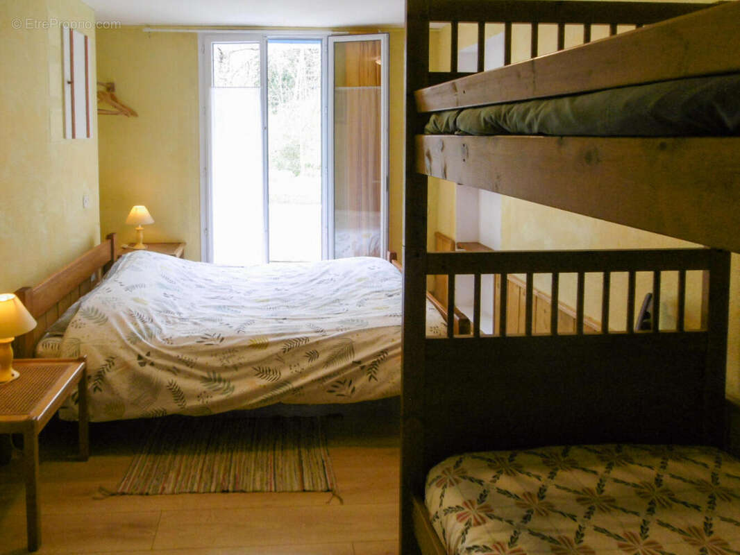 chambre - Maison à FOUGAX-ET-BARRINEUF