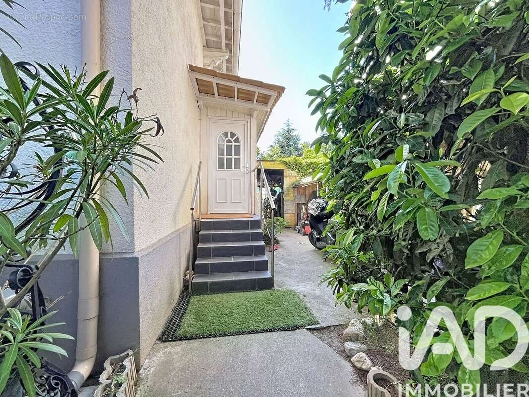Maison 139 m² à Annemasse  - photo 6