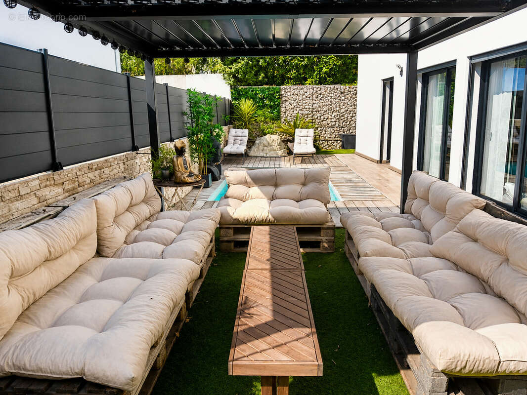 Villa T6 137 m2 + 70 m2 annexe + Piscine - photo 5