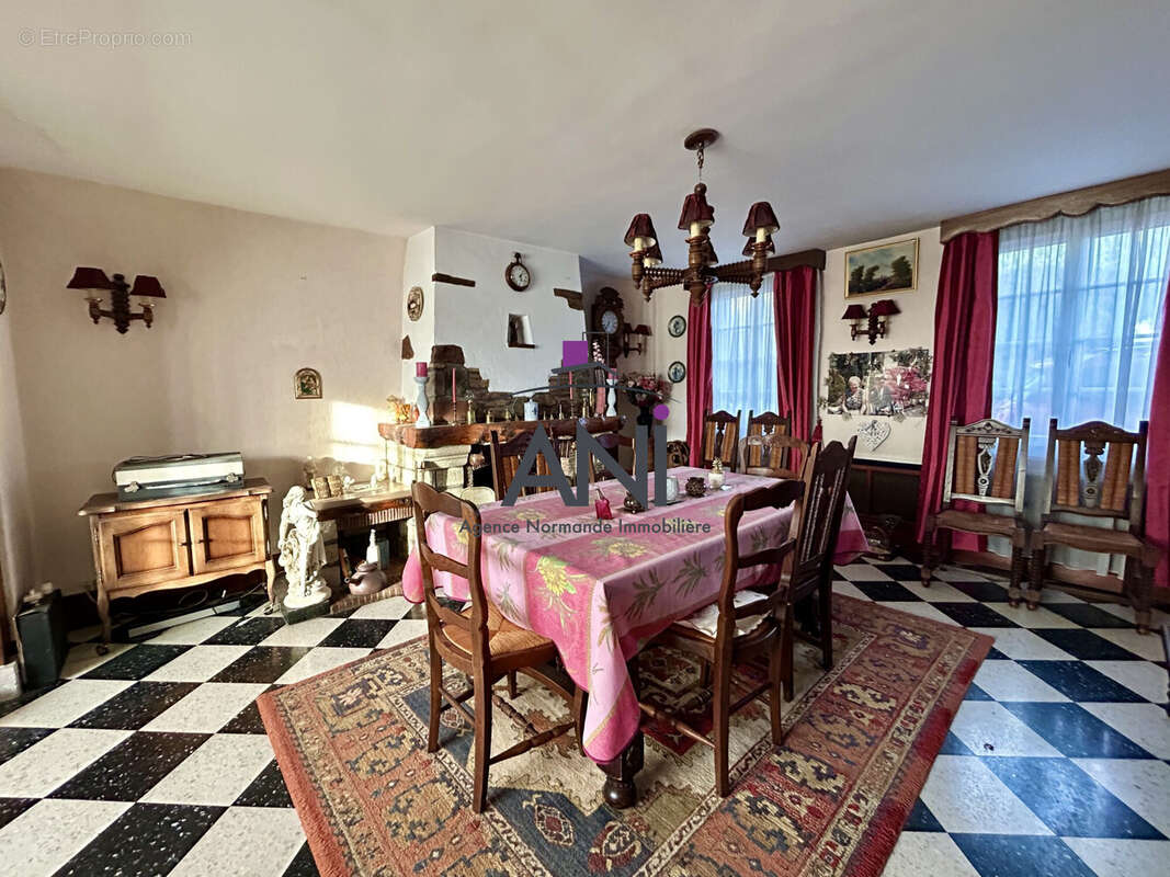 Maison à YERVILLE
