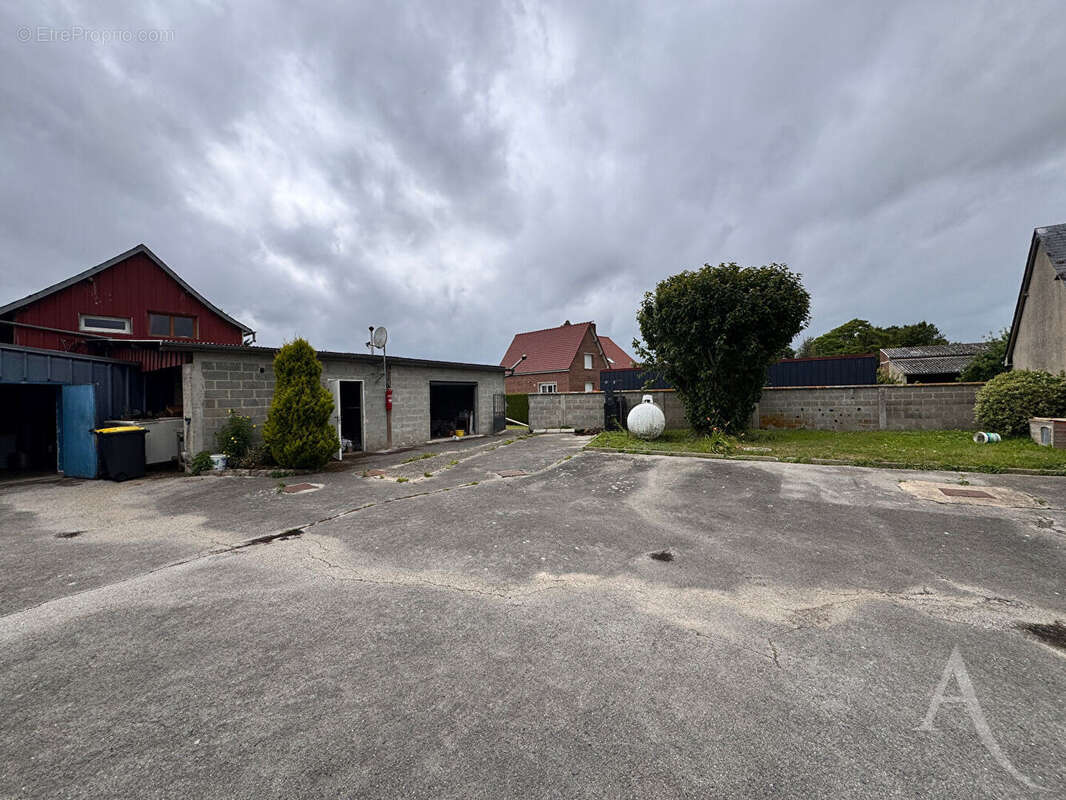 Commerce à CAULIERES