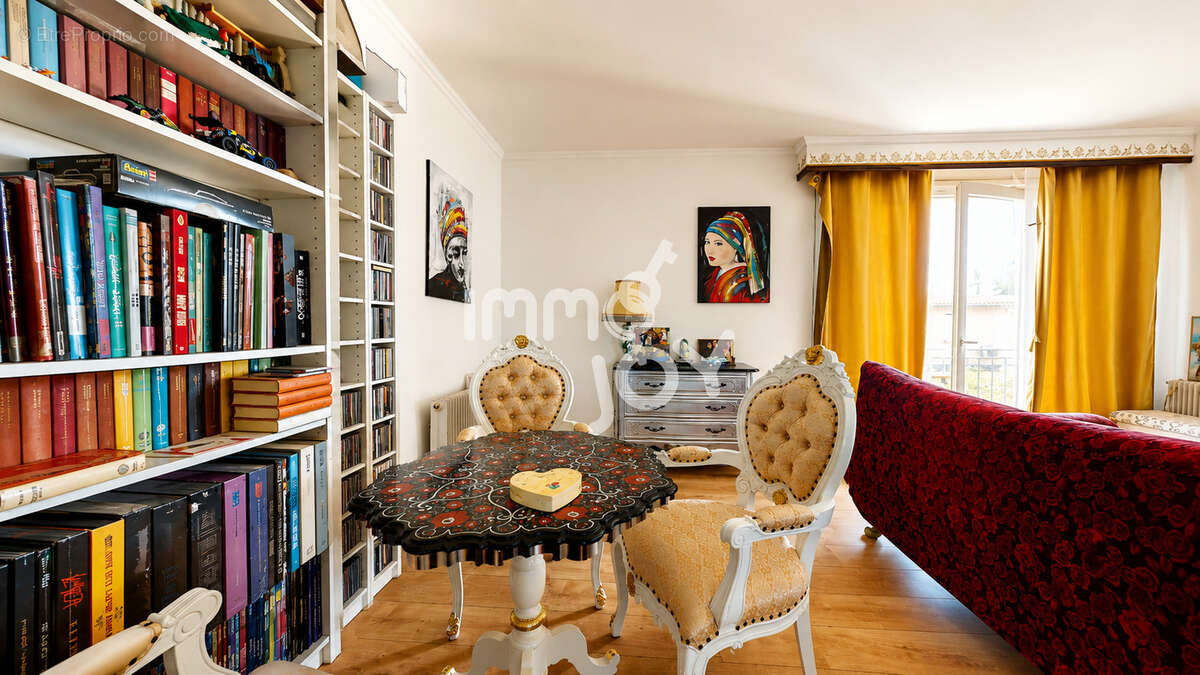 Appartement à CAZERES
