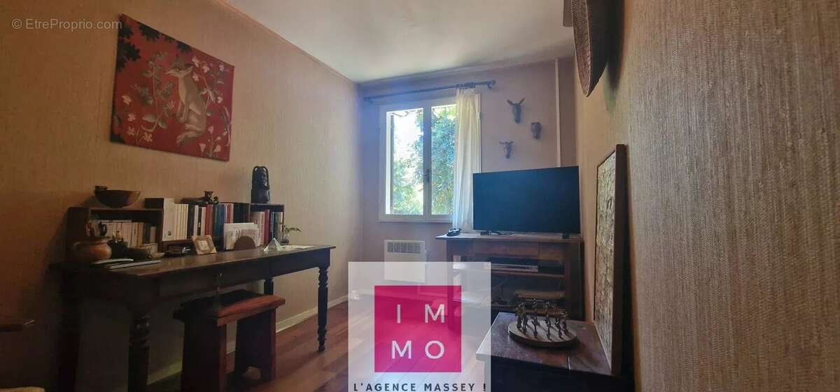 COUP DE COEUR - Maison de plain-pied de 94 m² avec jardin sur 1591 m² - photo 8