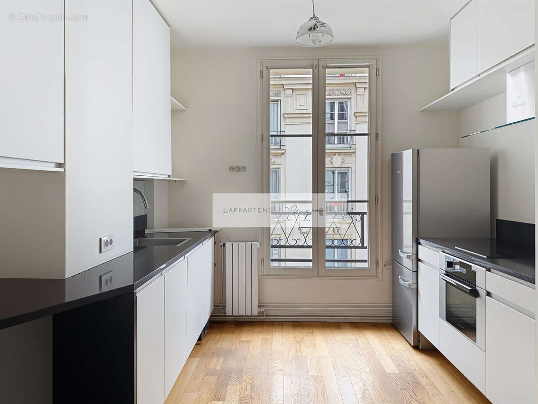 Appartement à PARIS-11E