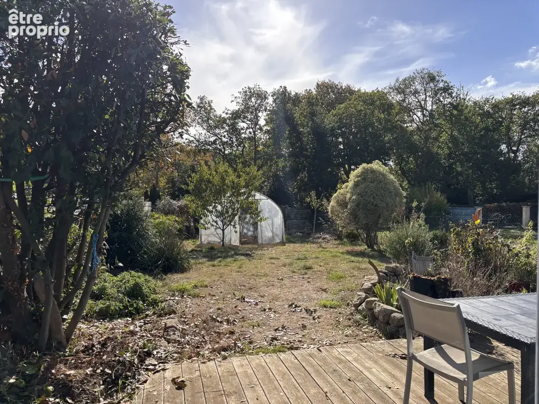 Maison avec véranda, jardin et garage   Au calme en fond d’impasse - photo 8