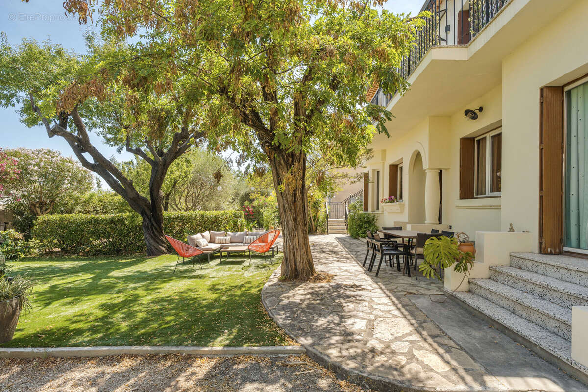 Maison à LA VALETTE-DU-VAR