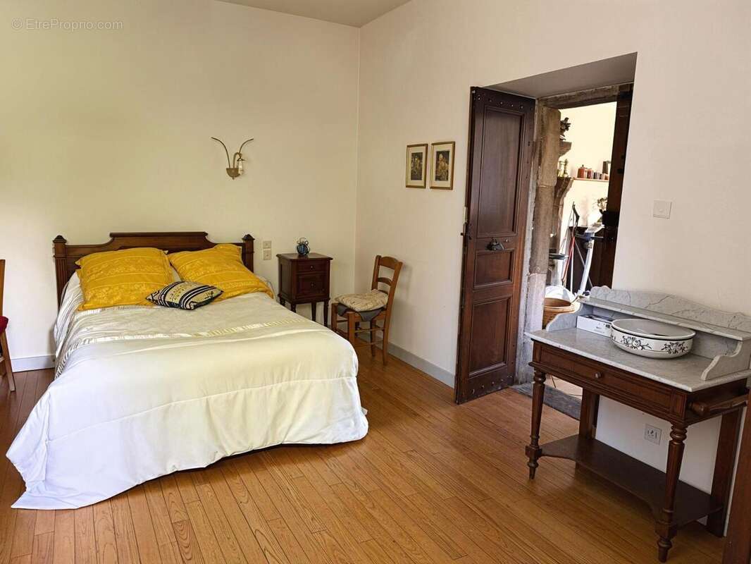   - Maison à JAUJAC