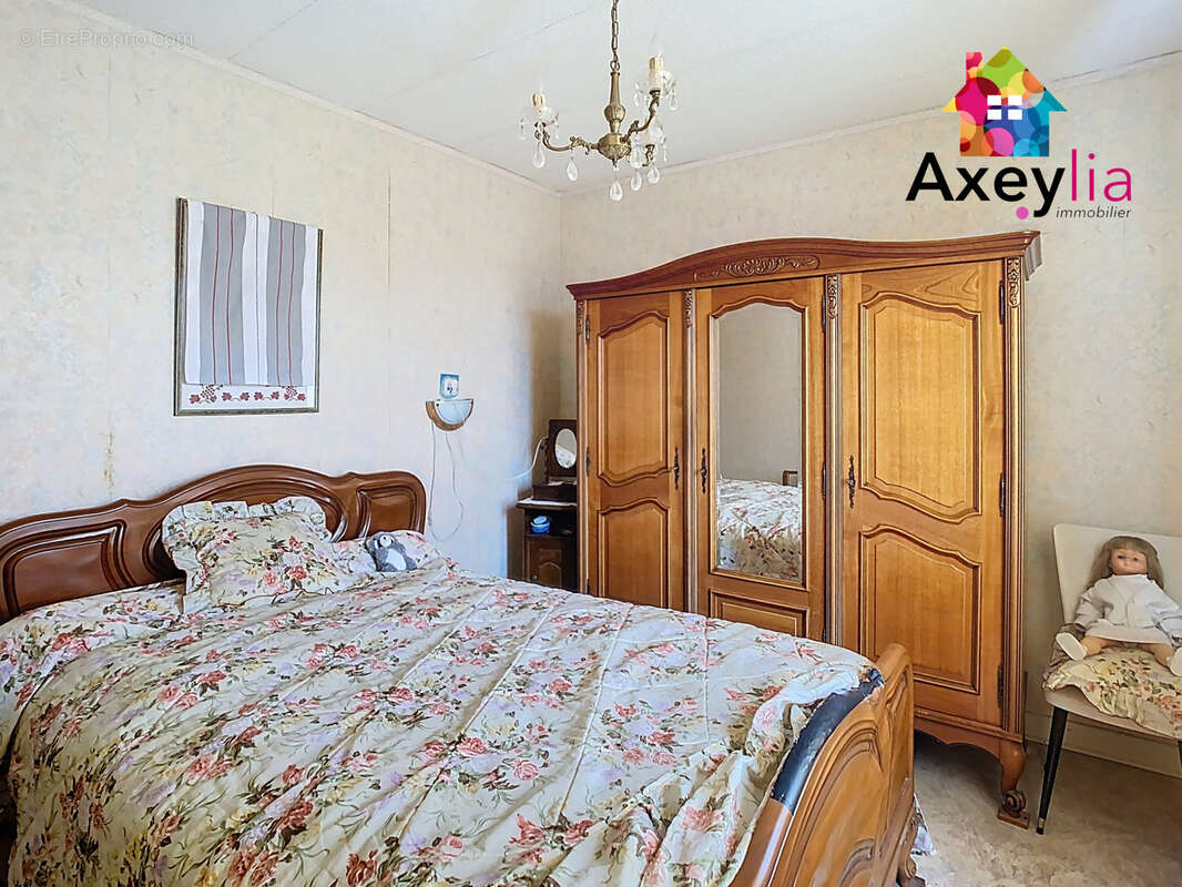 A vendre- renaison- maison avec atelier attenant sur terrain de 1568 m2 - photo 7