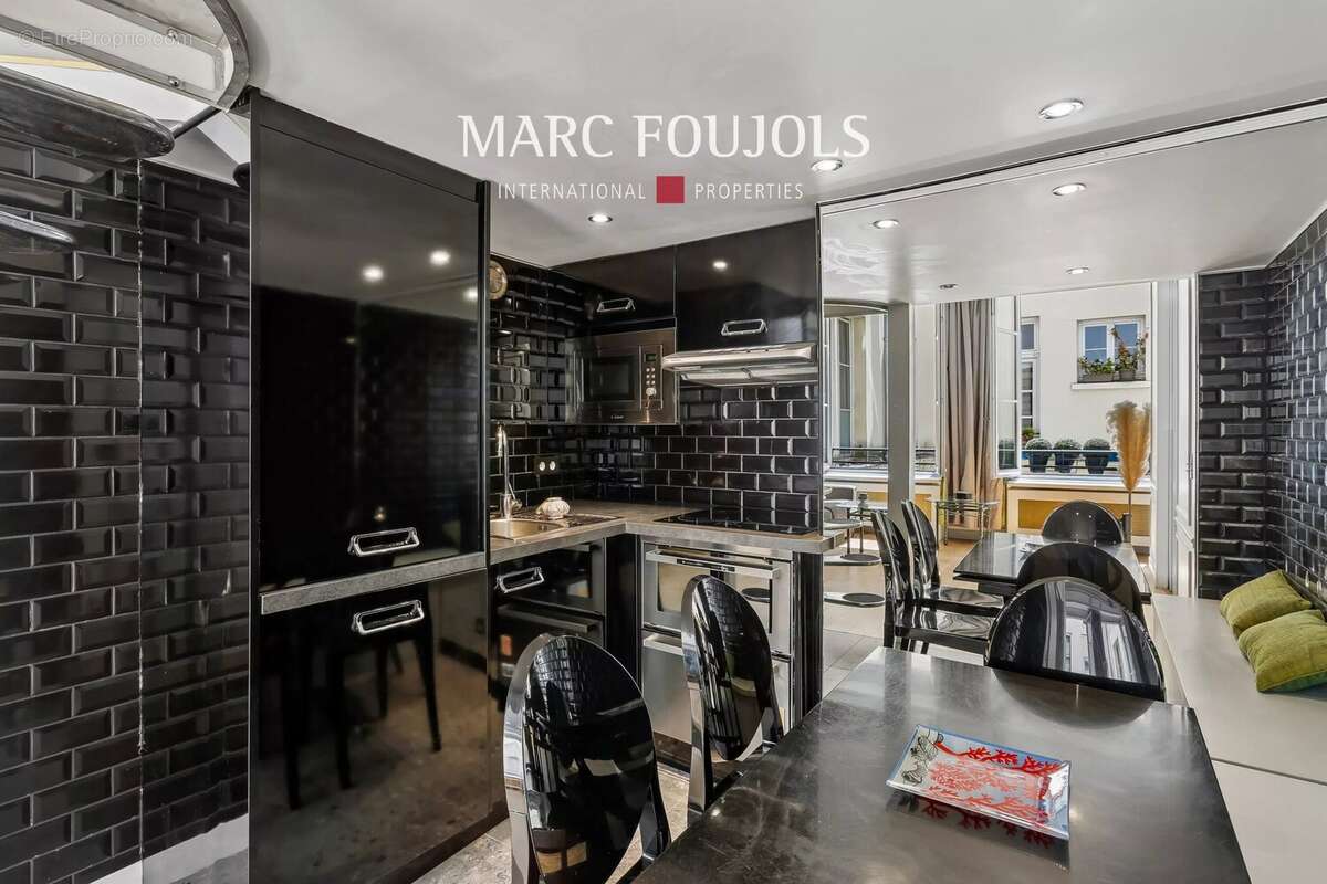 Appartement à PARIS-3E