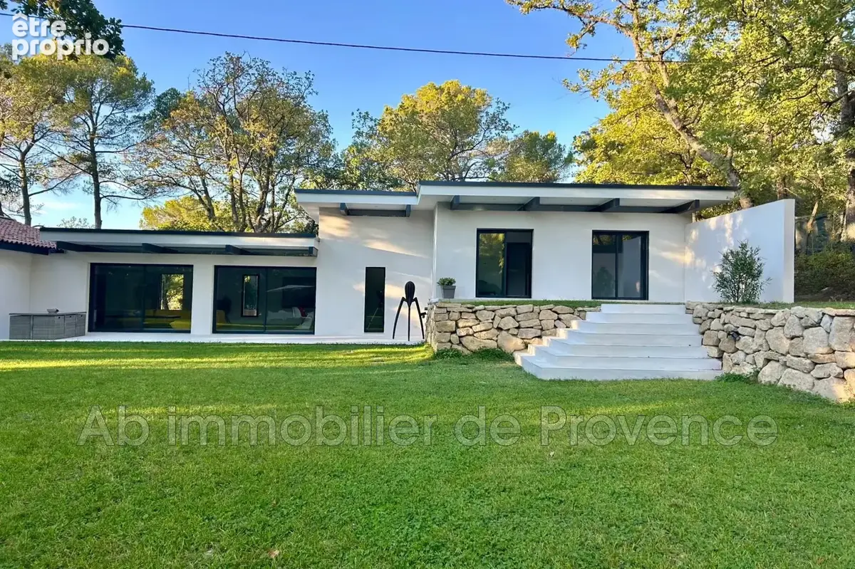 Maison 7 pièces 220 m² à vendre à Le Puy-Sainte-Reparade (13610) - photo 2