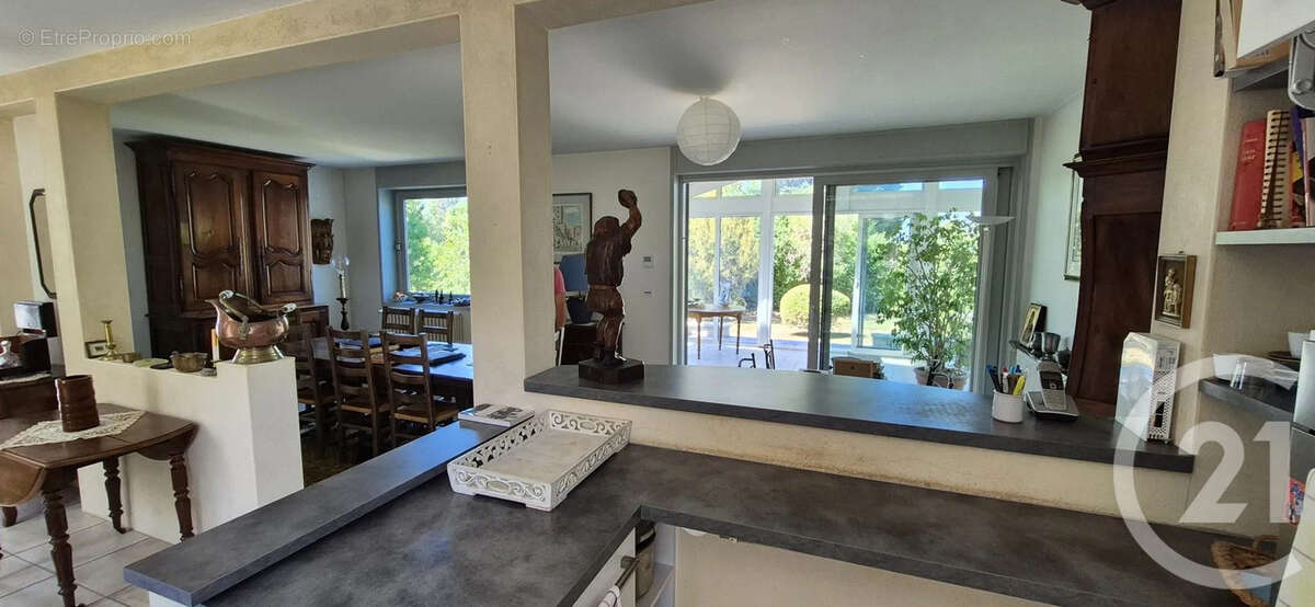 Maison 6 pièces 126 m² à vendre à La Chapelle-Naude (71500) - photo 4