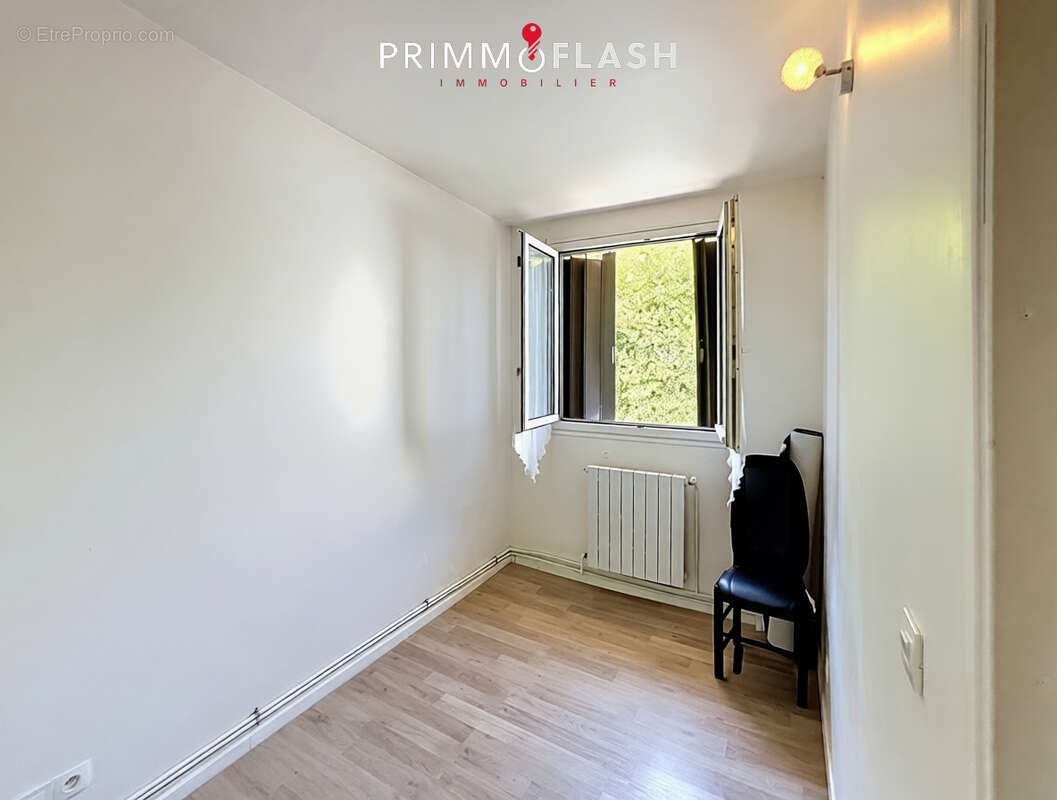 BOBIGNY - Maison 5 pièces, 82 m² + accès voiture - photo 8