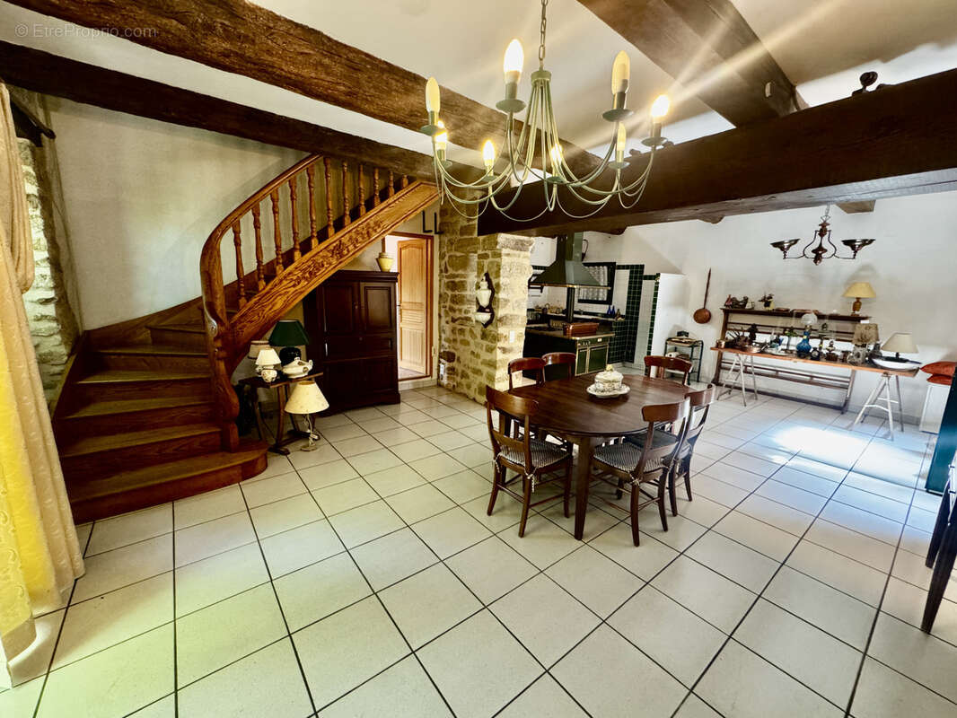 Maison à TRAVAILLAN