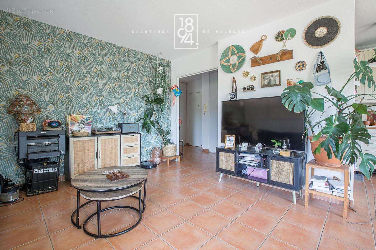 Appartement T3 à vendre Aix La Duranne (13100)  69 m²  Terrasse 14m2 I Parking - photo 6
