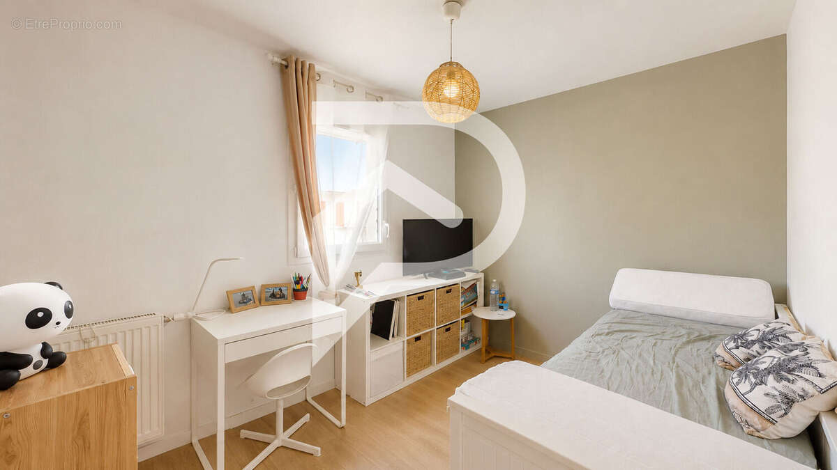 Appartement à CHANTELOUP-LES-VIGNES