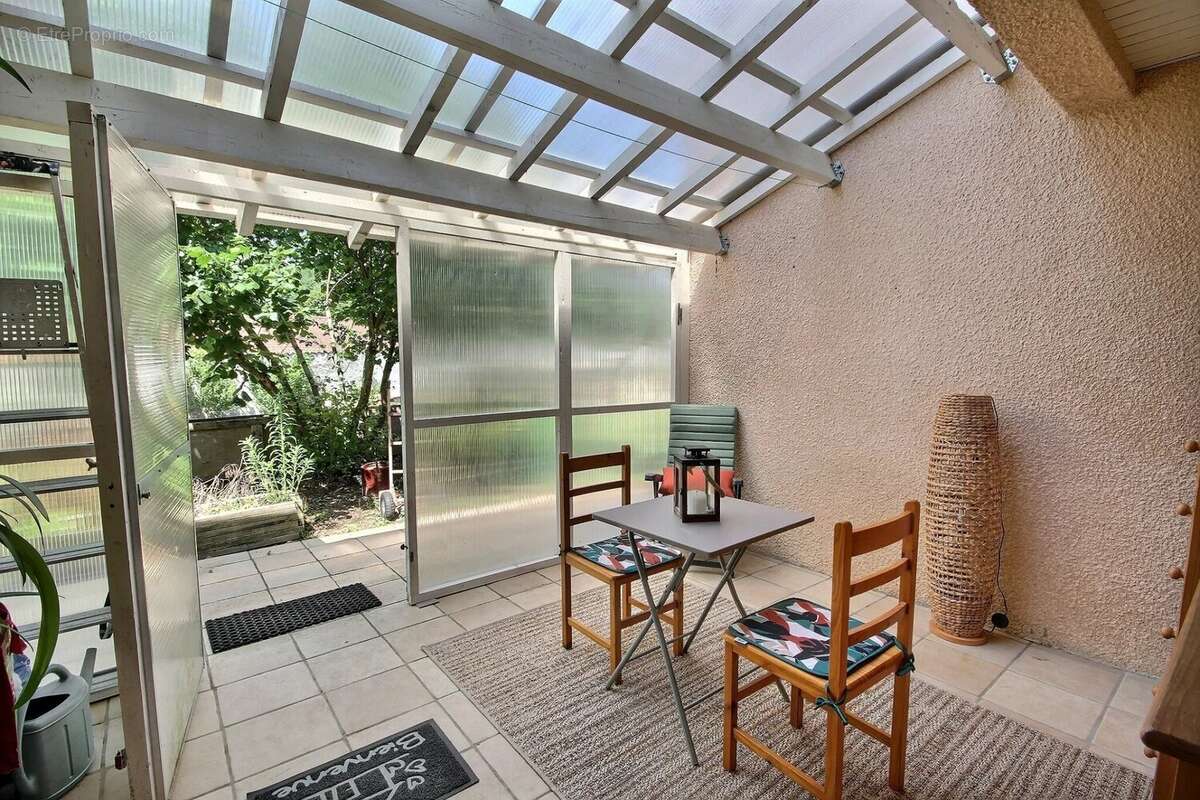 Maison à SAINT-LATTIER