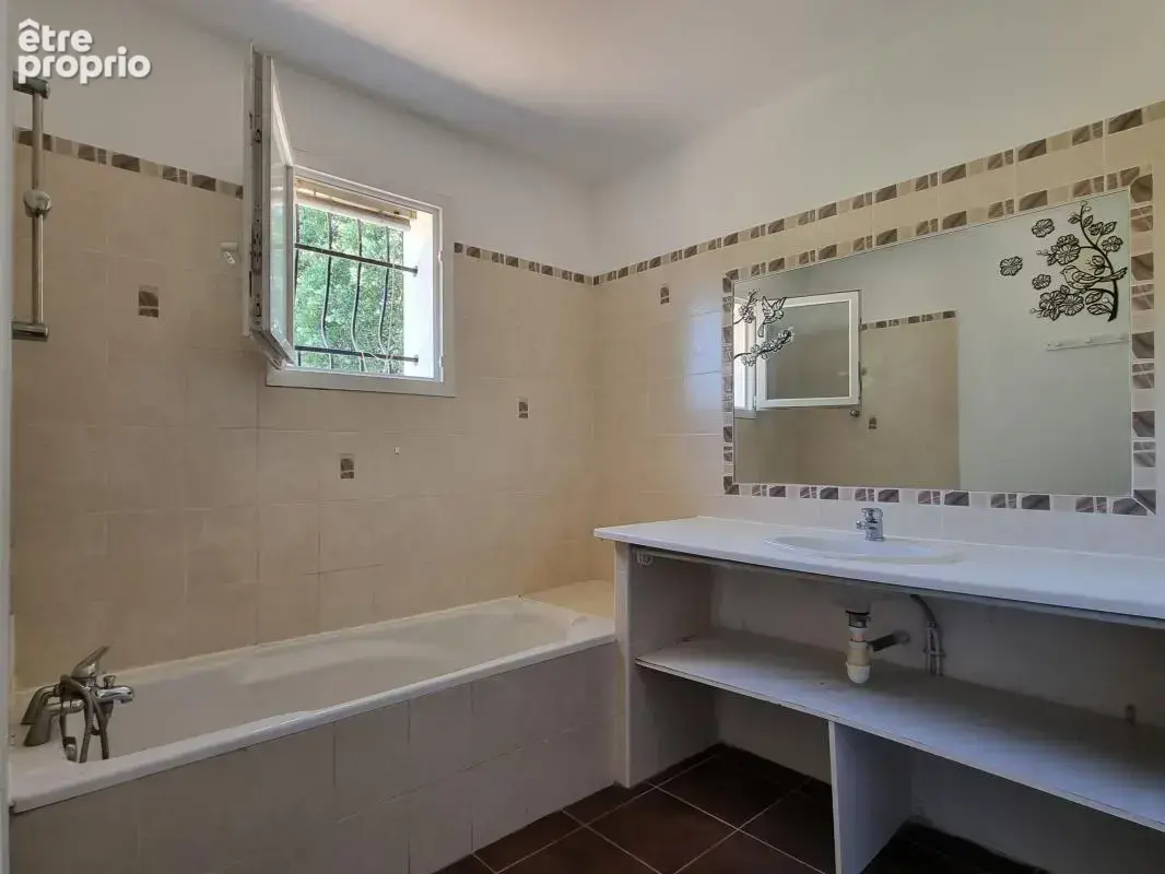  Saint-Julien-les-Rosiers – Villa de Plain-Pied de 90 m² - photo 14