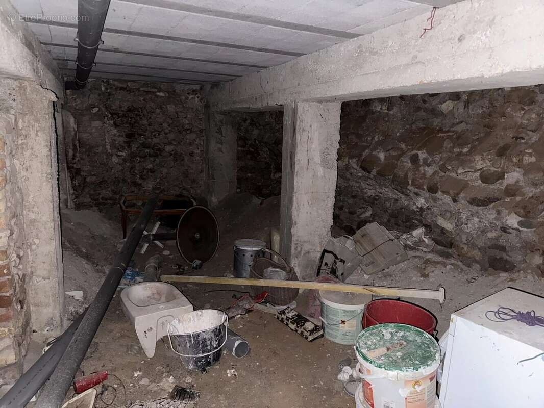 Appartement à SAINT-LAURENT-DU-VAR