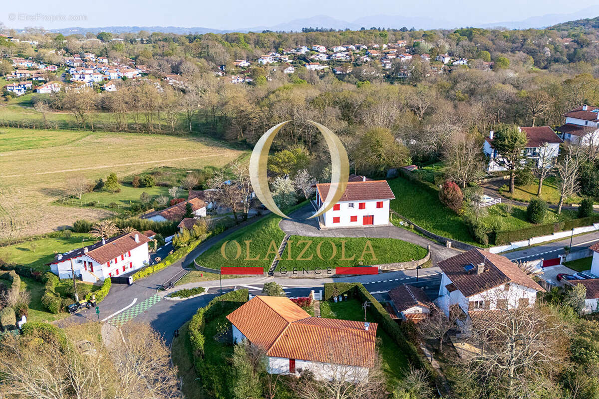 Maison à BASSUSSARRY