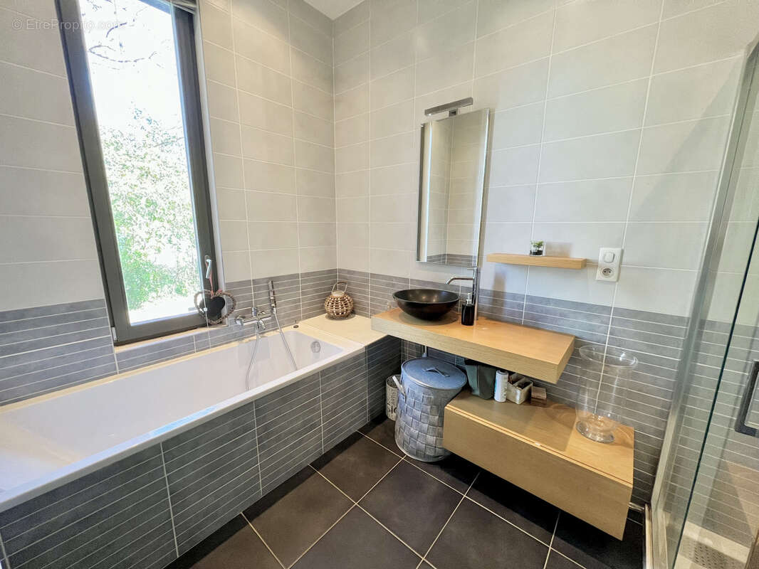 Maison à MEYRARGUES