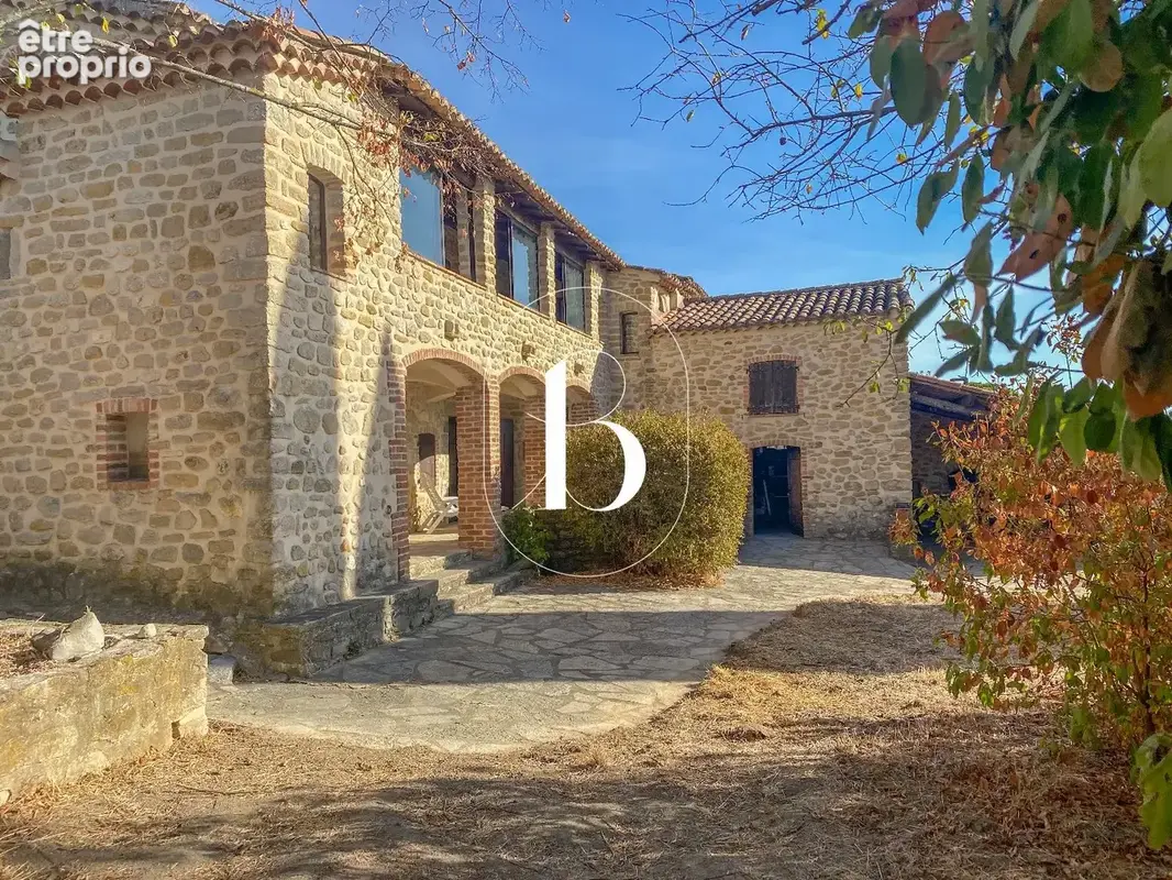 Une maison de caractère où l'histoire rencontre l'art de vivre - photo 28