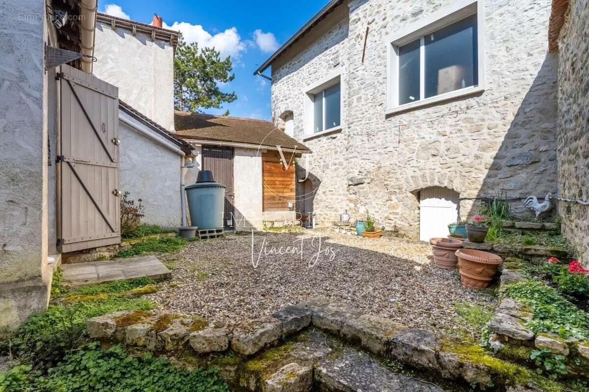 Maison à FONTENAY-SAINT-PERE