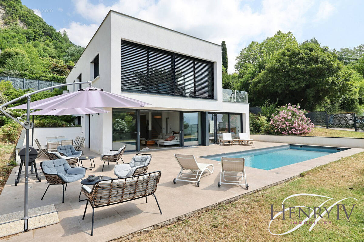 Maison à LA TRONCHE