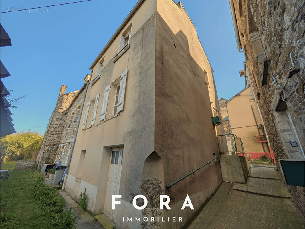 Maison à PONT-D&#039;OUILLY