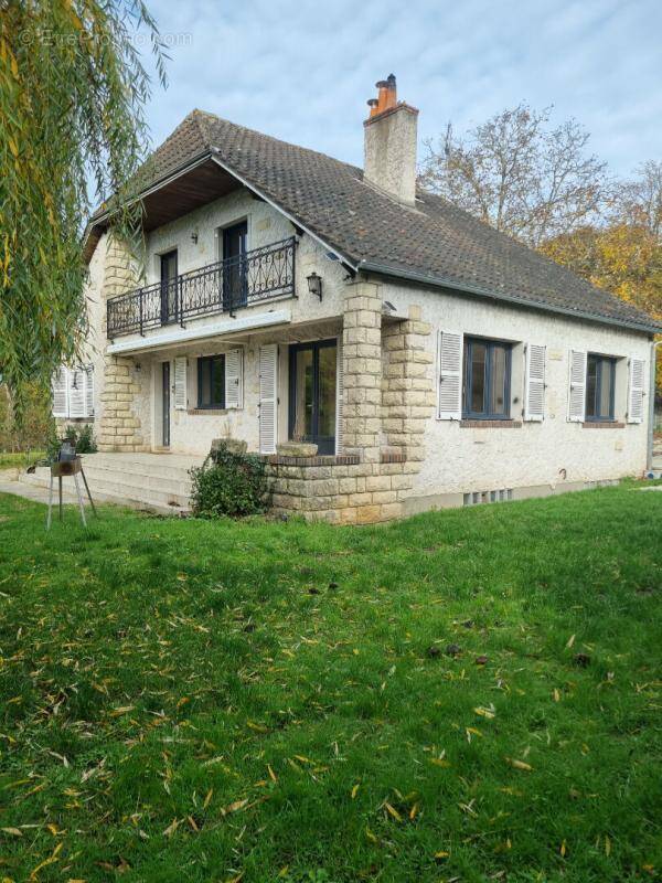 Maison à LES BORDES