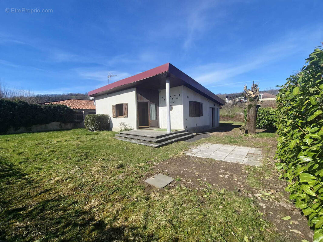 Maison à ARPAJON-SUR-CERE