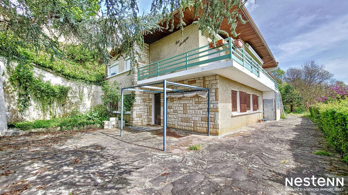 Maison à VALENCE-SUR-BAISE