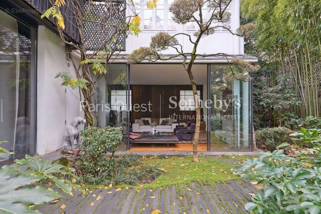 Maison à NEUILLY-SUR-SEINE