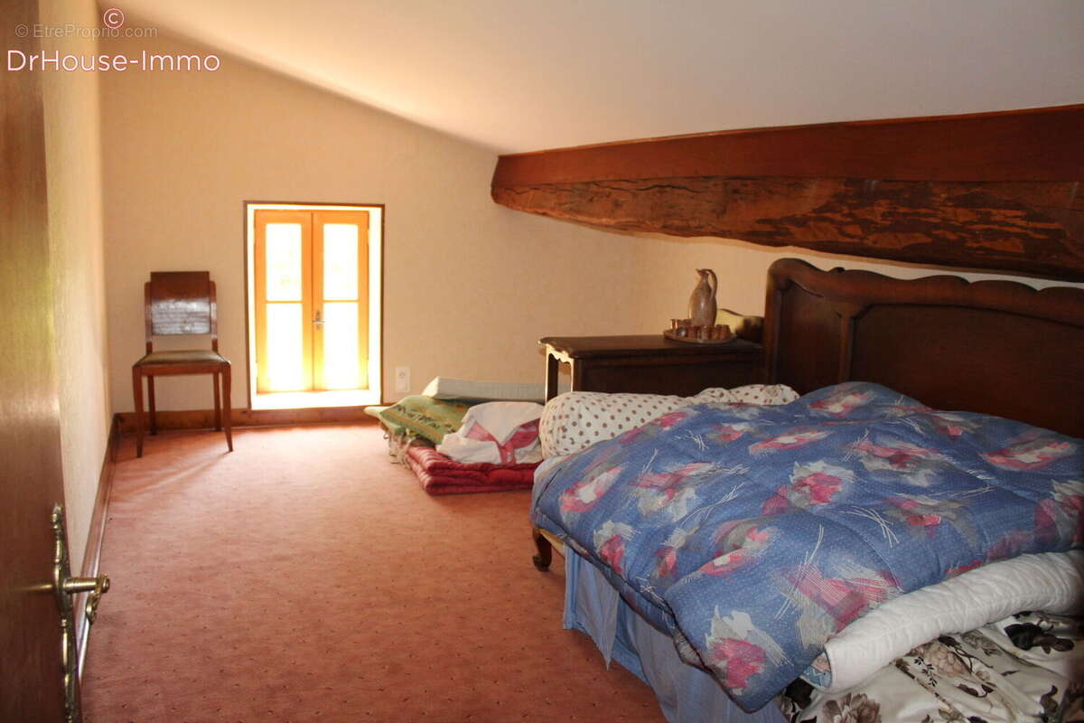 Maison 86 m² à Saulgond  - photo 6